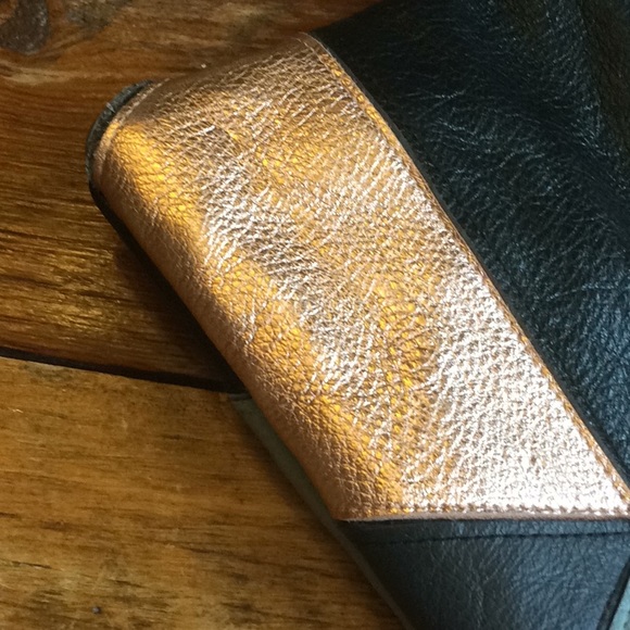 LIRA Patchwork Leather Tote - Picture 6 of 7